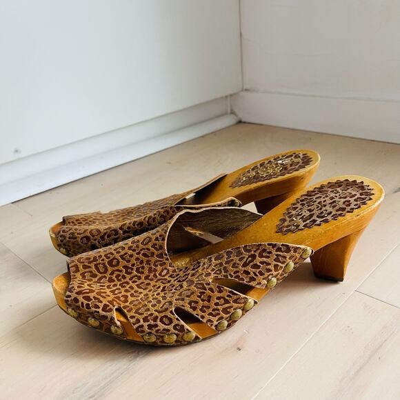 Vintage 90s Bridget Shuster Animal Print Wooden Heels Size 6.5 Pin up Retro - Picture 2 of 7